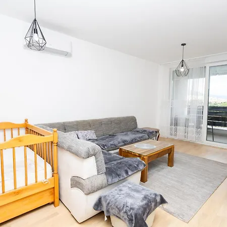 Emyn - With Garage Parking Appartement Mostar