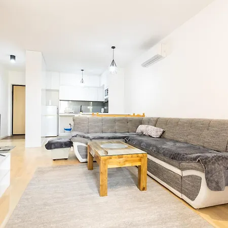 Emyn - With Garage Parking Appartement